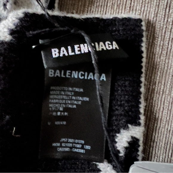 BALENCIAGA ALLOVER LOGO SCARF GREY/BLACK - Picture 7 of 11